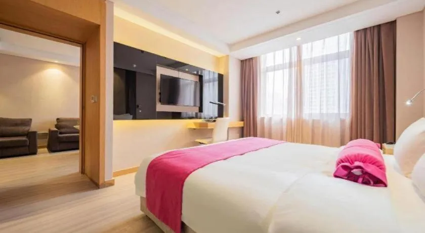 Bed in Xian Leica Hotel