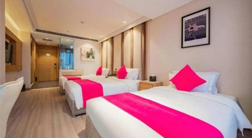 Bed in Xian Leica Hotel