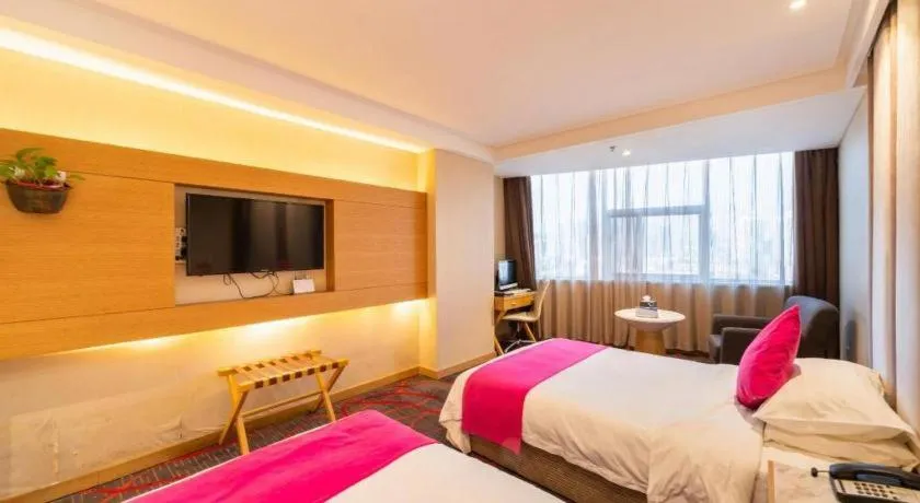 Bed in Xian Leica Hotel