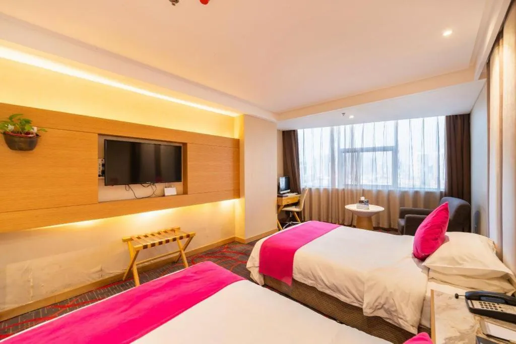 Bed in Xian Leica Hotel