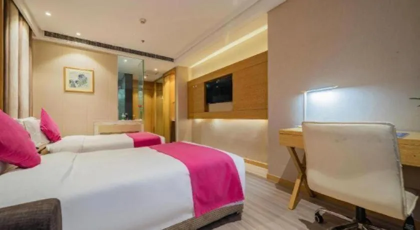 Bed in Xian Leica Hotel