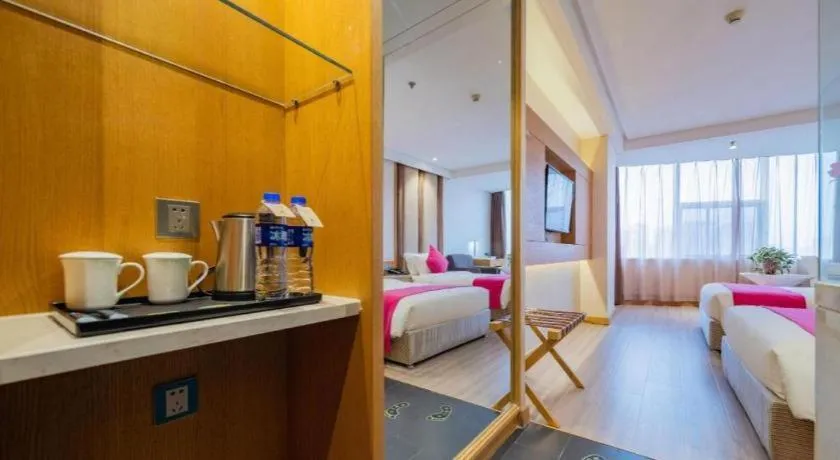 Bed in Xian Leica Hotel