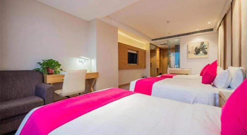 Bed in Xian Leica Hotel