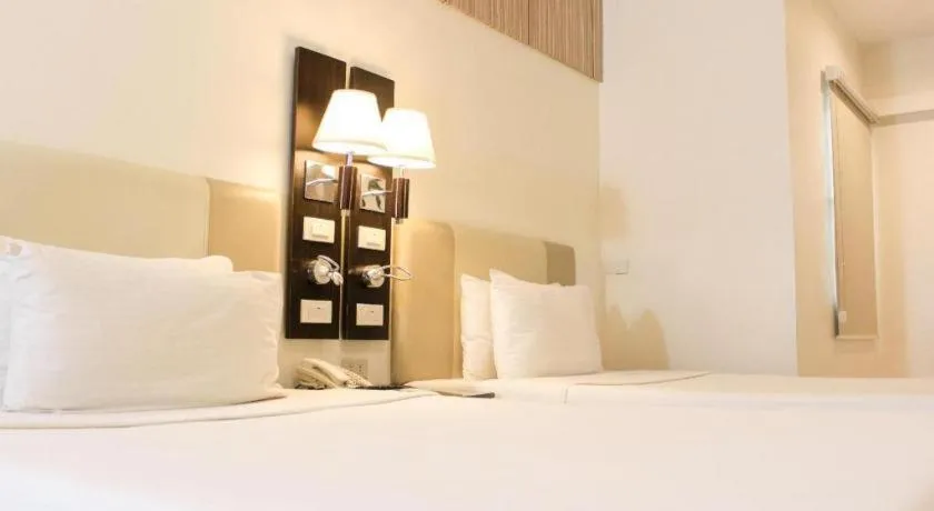 Bed in Majestic Hotel Manila - Formerly Octagon Mansion Hotel Manila