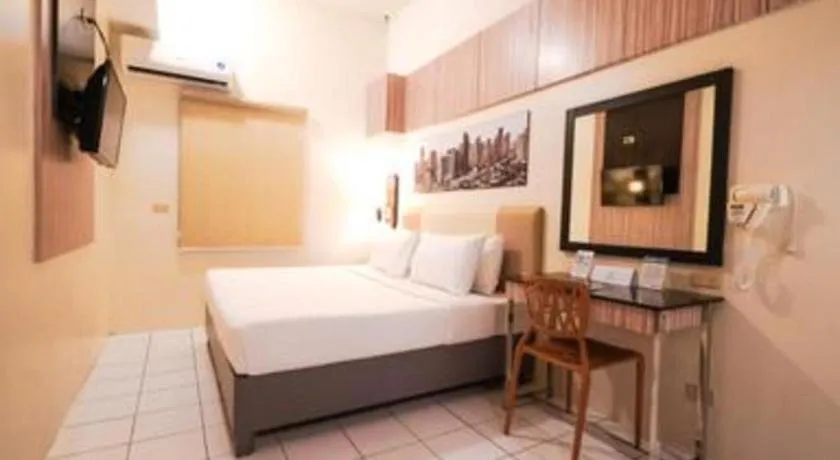 Bed in Majestic Hotel Manila - Formerly Octagon Mansion Hotel Manila