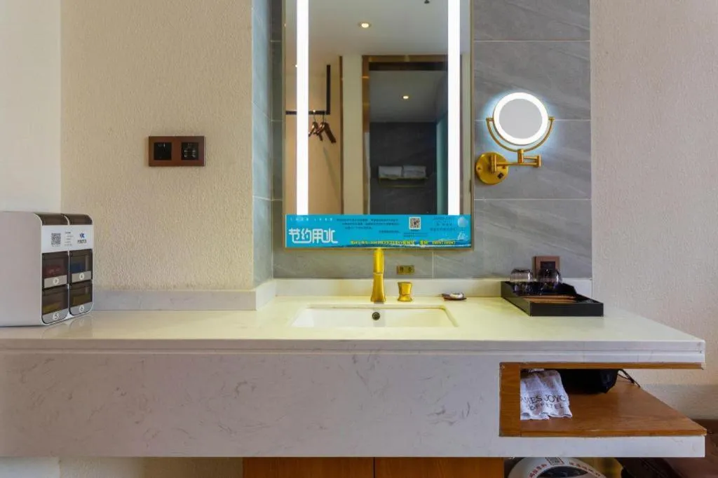 James Joyce Coffetel Xi'an Lingtong The Terracotta Army Huaqingchi University Town Metro Station