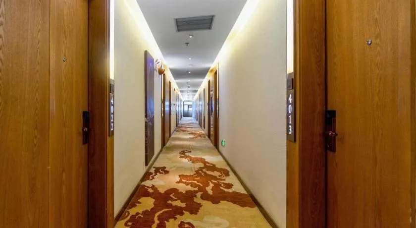 James Joyce Coffetel Xi'an Lingtong The Terracotta Army Huaqingchi University Town Metro Station