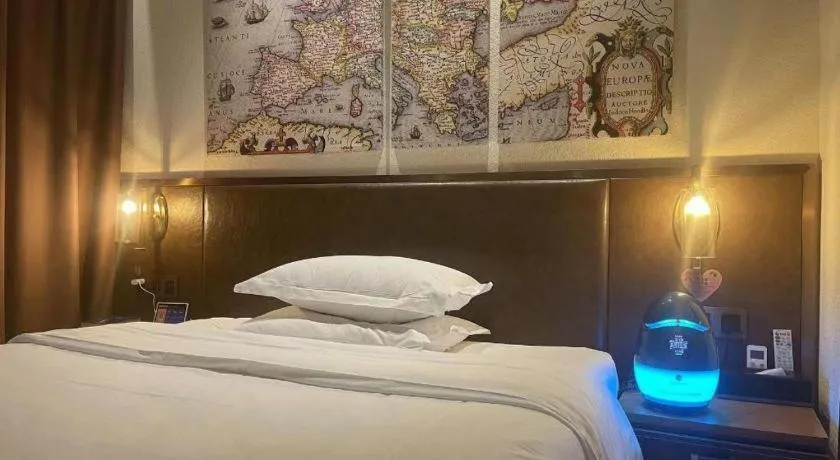 Bed in James Joyce Coffetel Xi'an Lingtong The Terracotta Army Huaqingchi University Town Metro Station