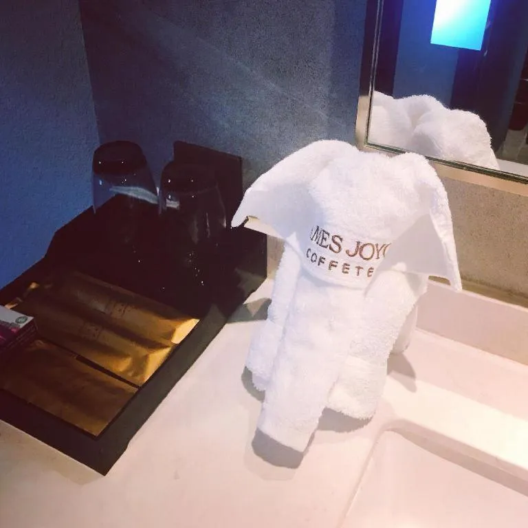 James Joyce Coffetel Xi'an Lingtong The Terracotta Army Huaqingchi University Town Metro Station