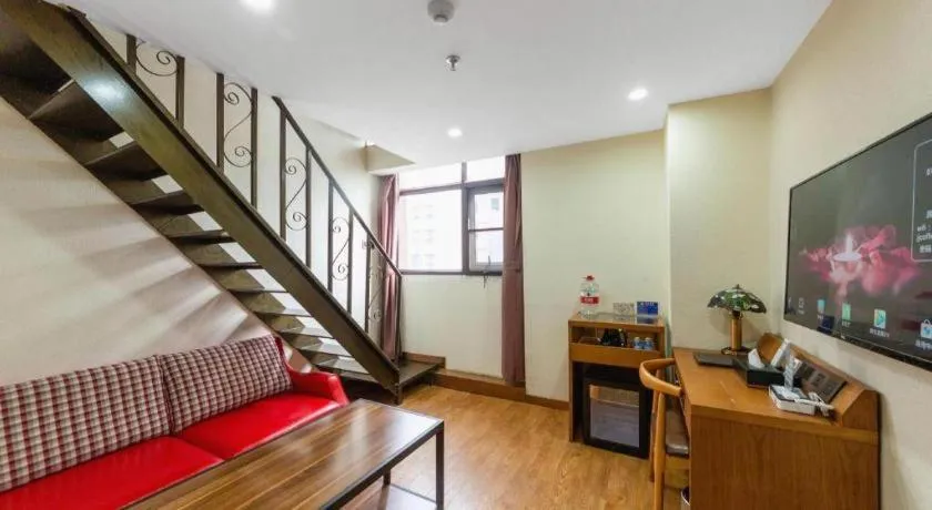 James Joyce Coffetel Xi'an Lingtong The Terracotta Army Huaqingchi University Town Metro Station