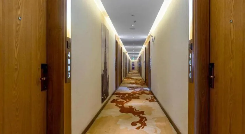 James Joyce Coffetel Xi'an Lingtong The Terracotta Army Huaqingchi University Town Metro Station