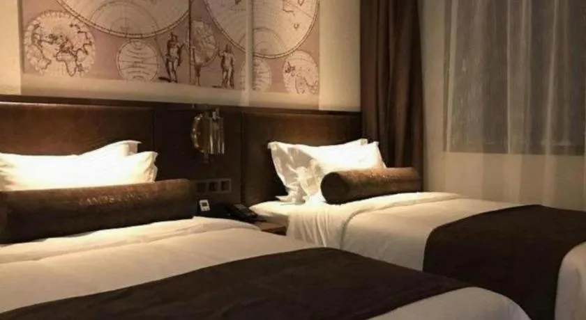 Bed in James Joyce Coffetel Xi'an Lingtong The Terracotta Army Huaqingchi University Town Metro Station