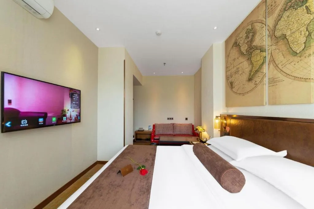 Bed in James Joyce Coffetel Xi'an Lingtong The Terracotta Army Huaqingchi University Town Metro Station