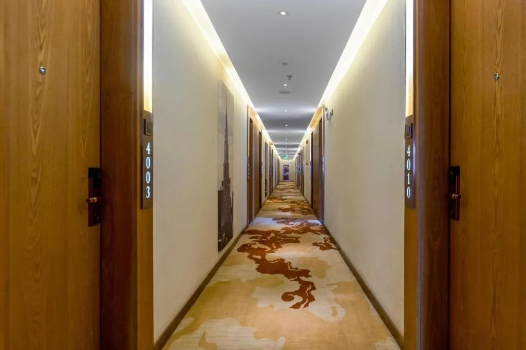 James Joyce Coffetel Xi'an Lingtong The Terracotta Army Huaqingchi University Town Metro Station