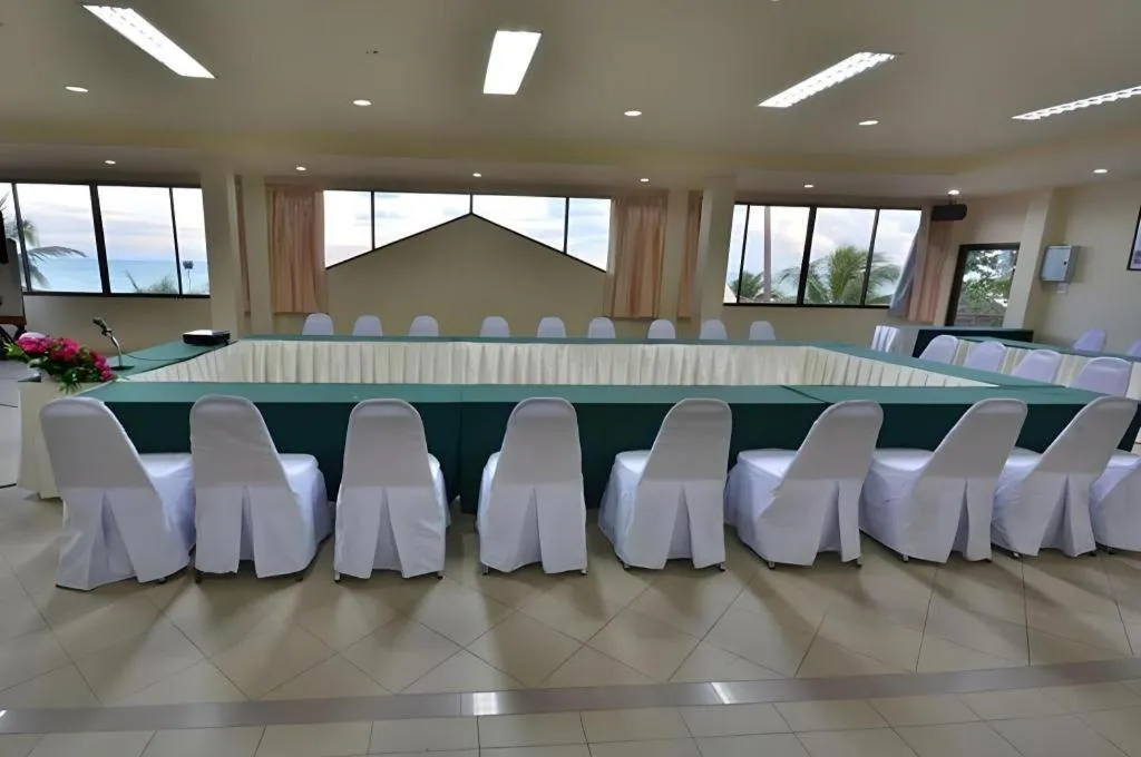 Alongkot Beach Resort Khanom