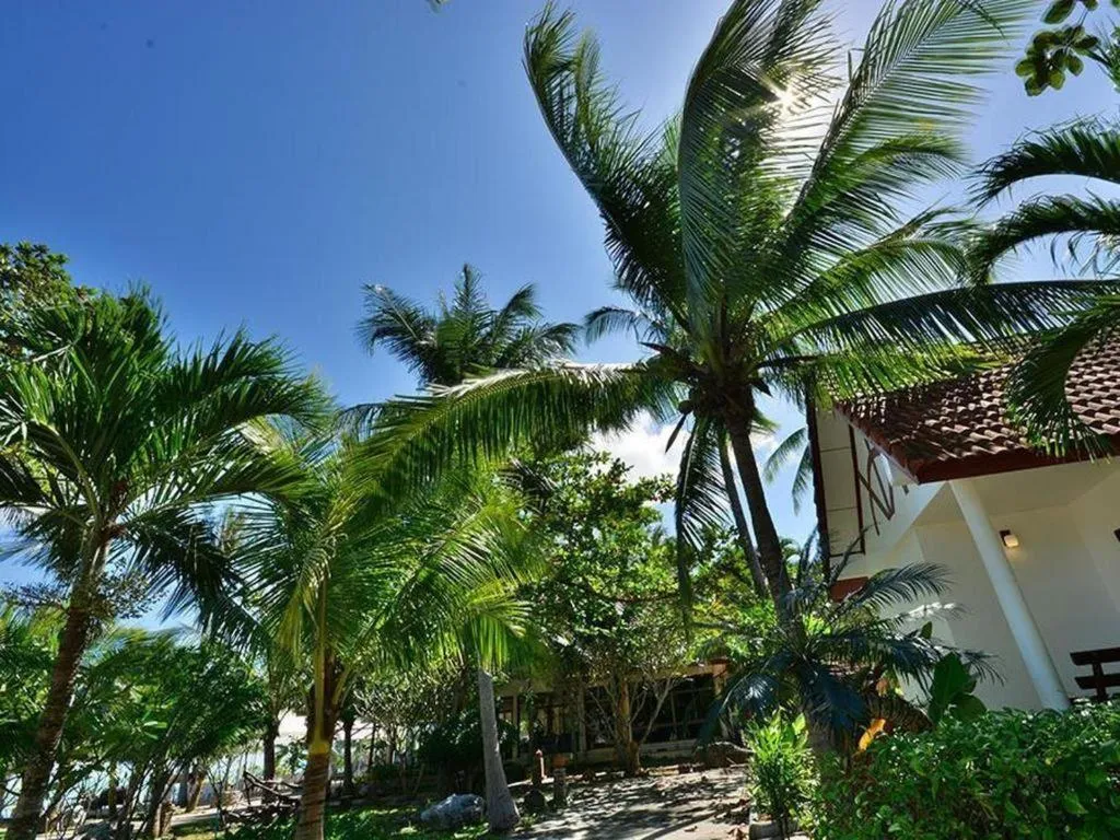 Alongkot Beach Resort Khanom