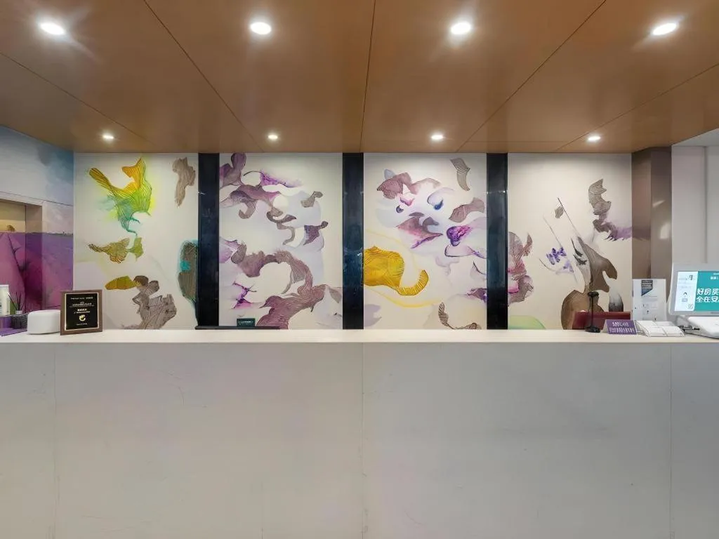 Lavande Hotels Guangzhou Fangcun Huadiwan Metro Station