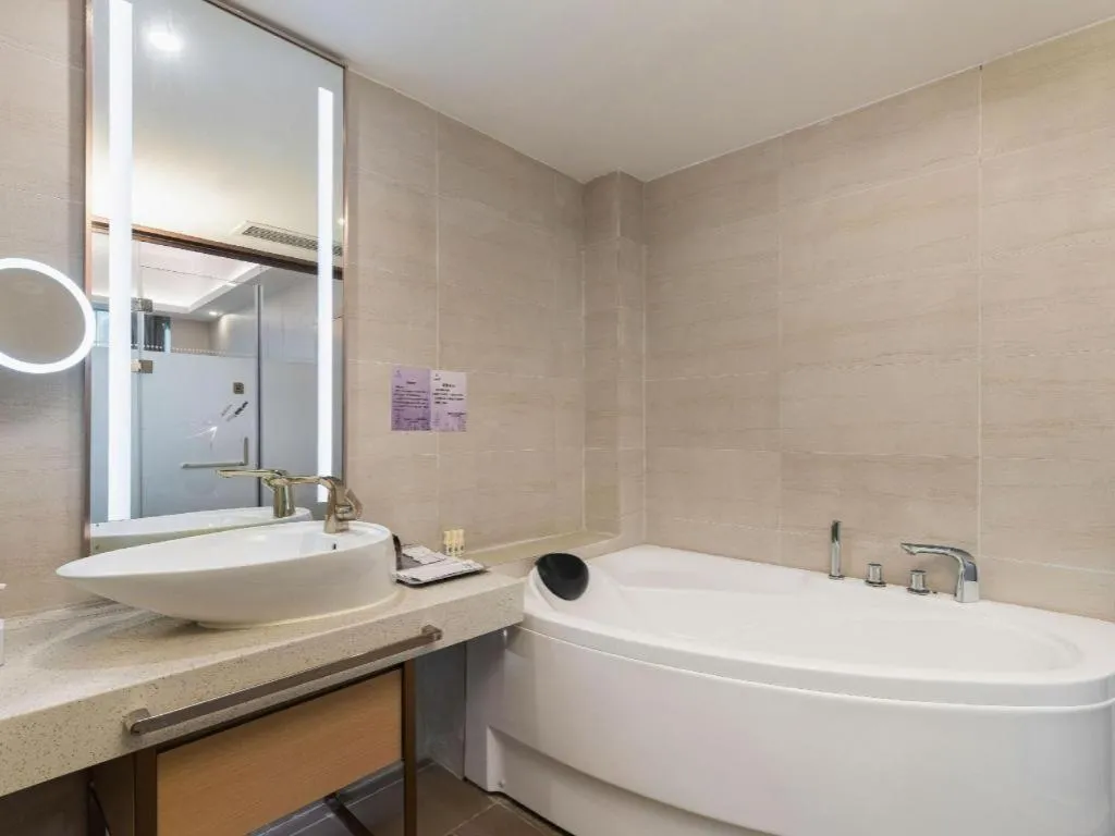 Lavande Hotels Guangzhou Fangcun Huadiwan Metro Station