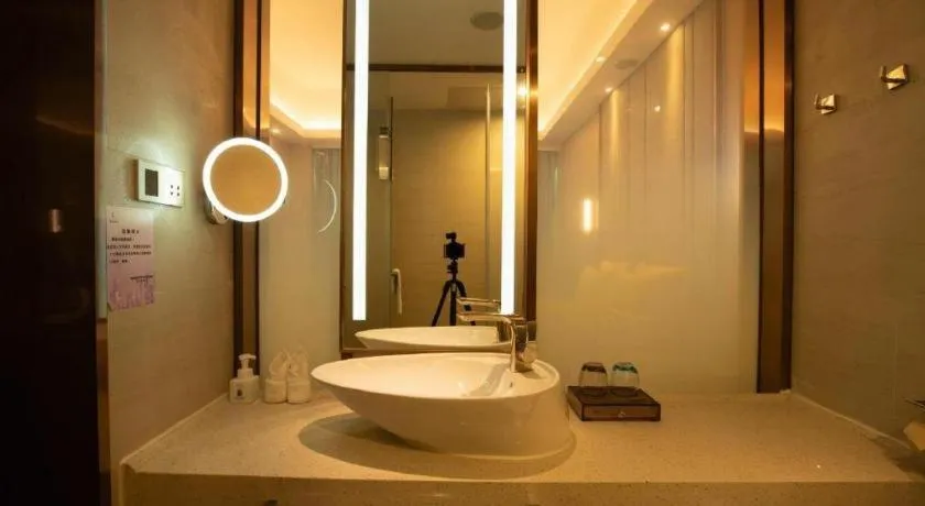 Lavande Hotels Guangzhou Fangcun Huadiwan Metro Station