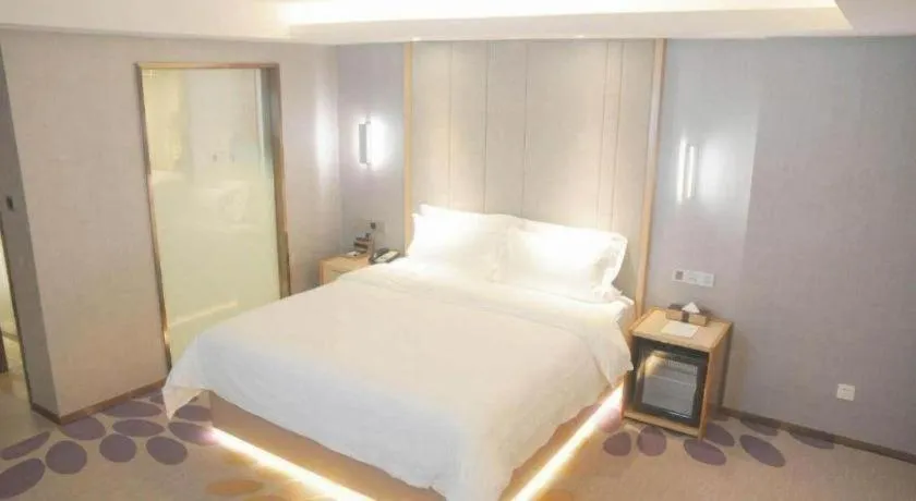 Bed in Lavande Hotels Guangzhou Fangcun Huadiwan Metro Station