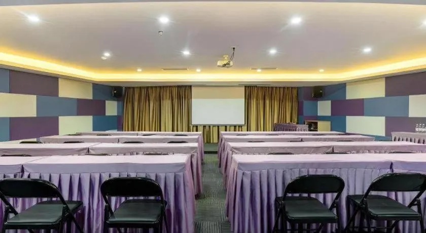 Lavande Hotels Guangzhou Fangcun Huadiwan Metro Station