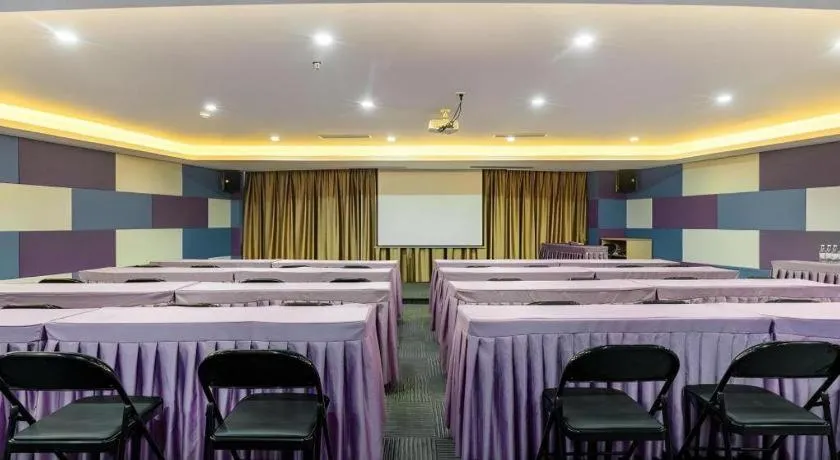 Lavande Hotels Guangzhou Fangcun Huadiwan Metro Station