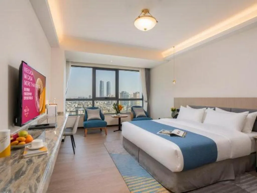 Bed in Kunming Guihua Hotel