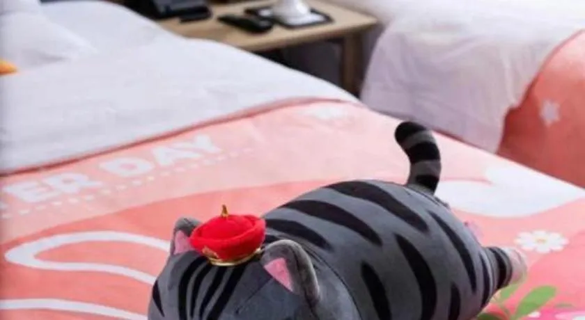 Bed in Kunming Guihua Hotel