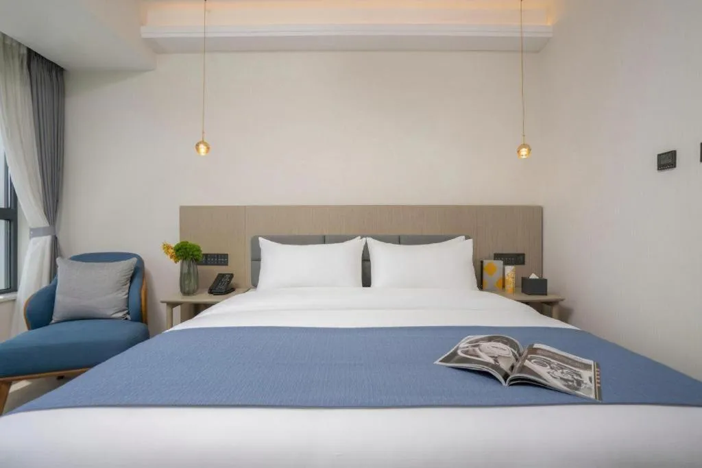 Bed in Kunming Guihua Hotel