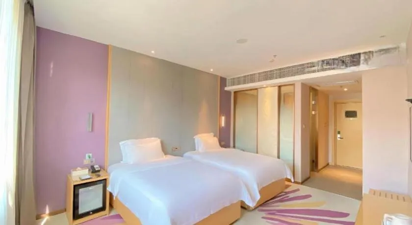 Bed in Lavande Hotel Zhongshan Dayong Rosewood Cultural Expo City