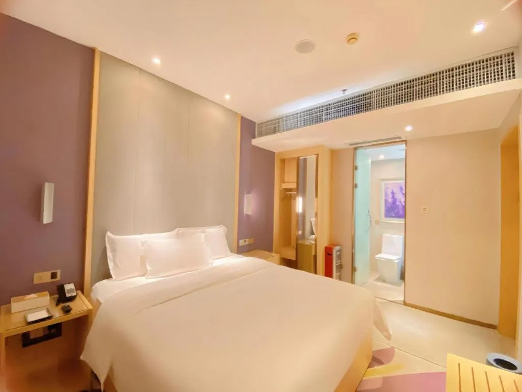 Bed in Lavande Hotel Zhongshan Dayong Rosewood Cultural Expo City