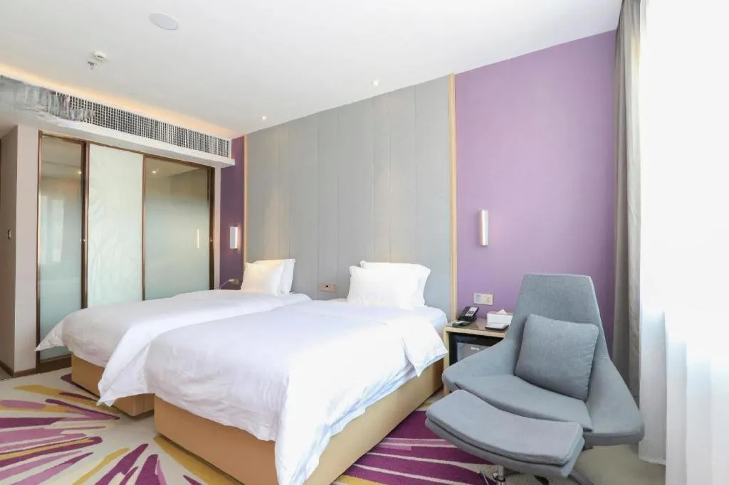 Bed in Lavande Hotel Zhongshan Dayong Rosewood Cultural Expo City