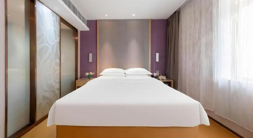Bed in Lavande Hotel Zhongshan Dayong Rosewood Cultural Expo City