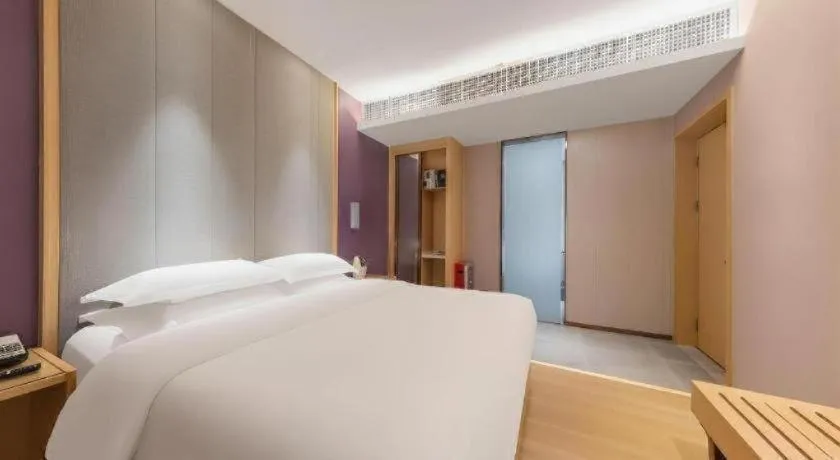 Bed in Lavande Hotel Zhongshan Dayong Rosewood Cultural Expo City