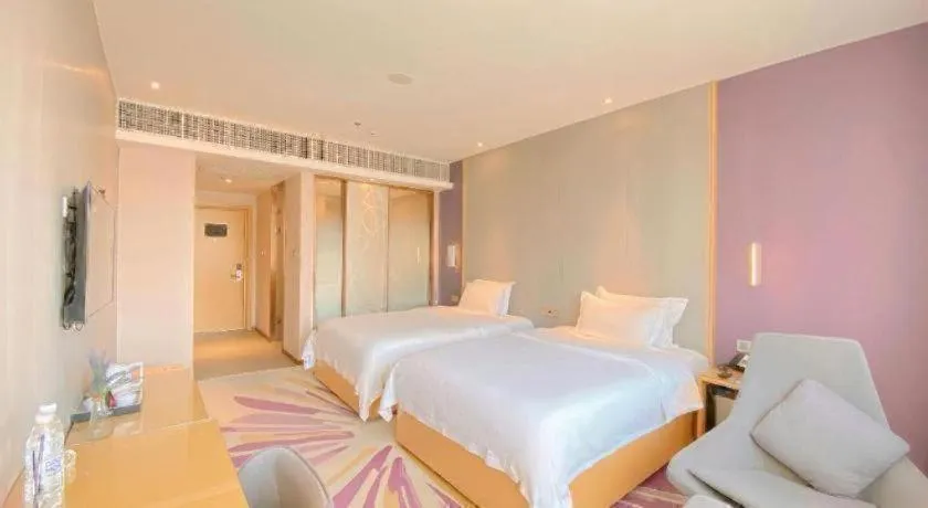 Bed in Lavande Hotel Zhongshan Dayong Rosewood Cultural Expo City