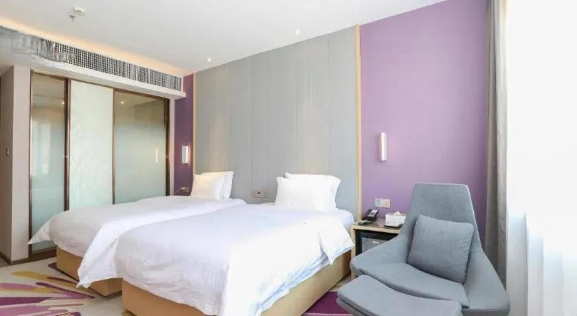 Bed in Lavande Hotel Zhongshan Dayong Rosewood Cultural Expo City