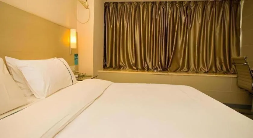 Bed in City Comfort Inn Wuhan Jiangxia