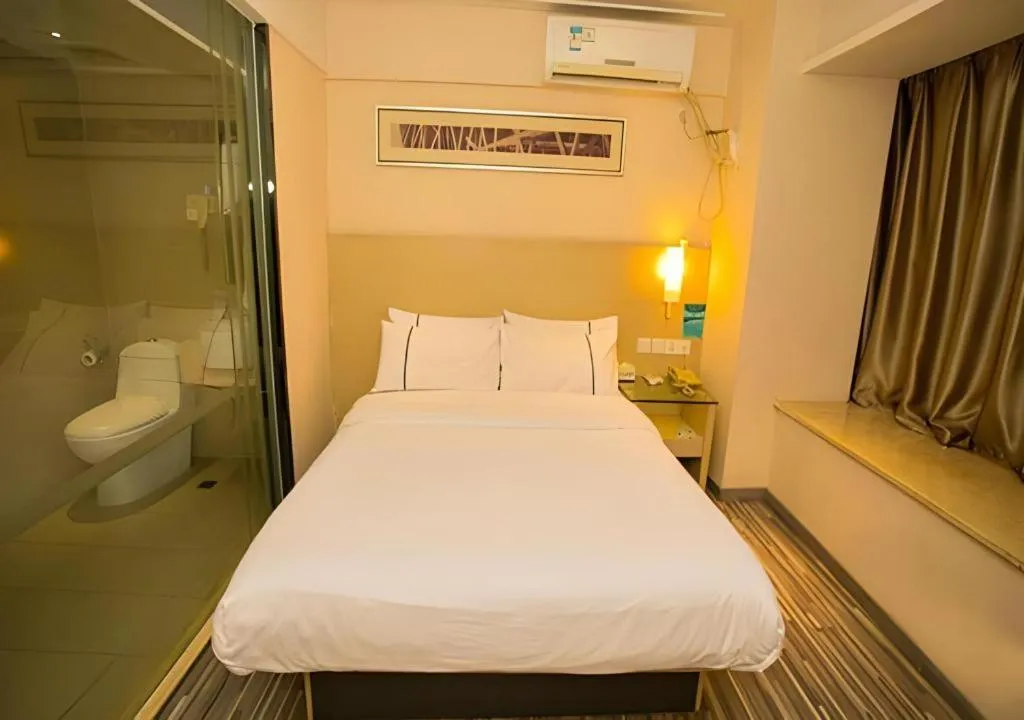 Bed in City Comfort Inn Wuhan Jiangxia