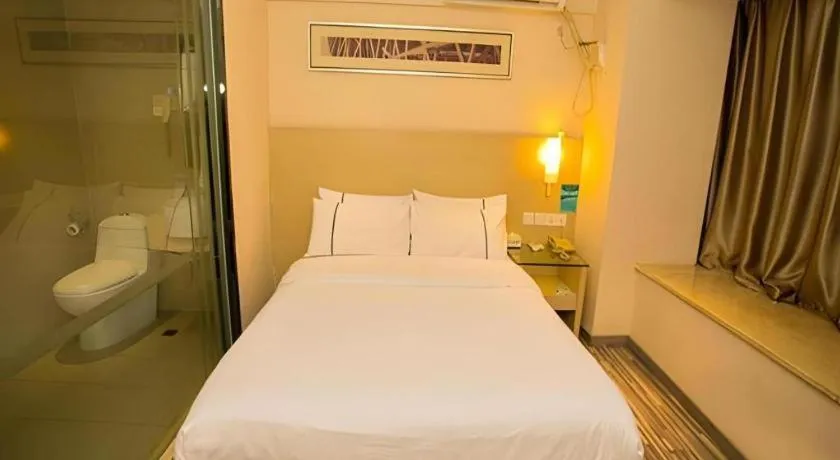 Bed in City Comfort Inn Wuhan Jiangxia