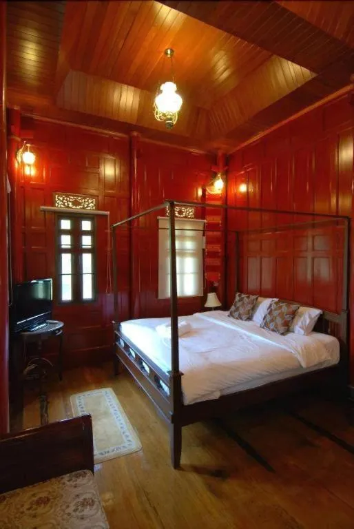 Bed in Doembang Villa