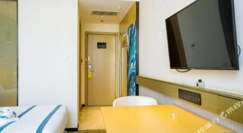 Bed in City Comfort Inn Chongqing Jiangbei Airport T3 Terminal