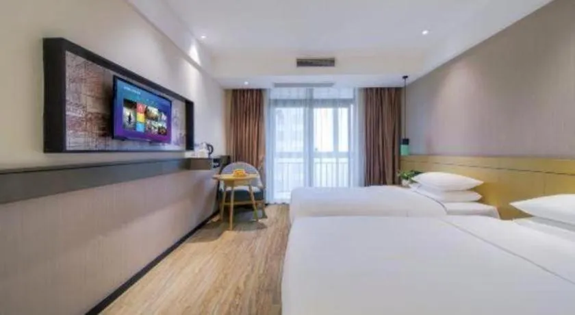 Bed in City Comfort Inn Chongqing Jiangbei Airport T3 Terminal