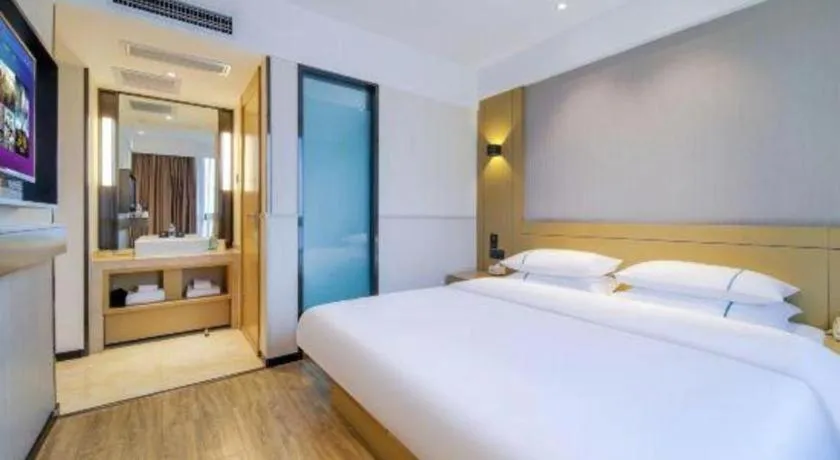 Bed in City Comfort Inn Chongqing Jiangbei Airport T3 Terminal