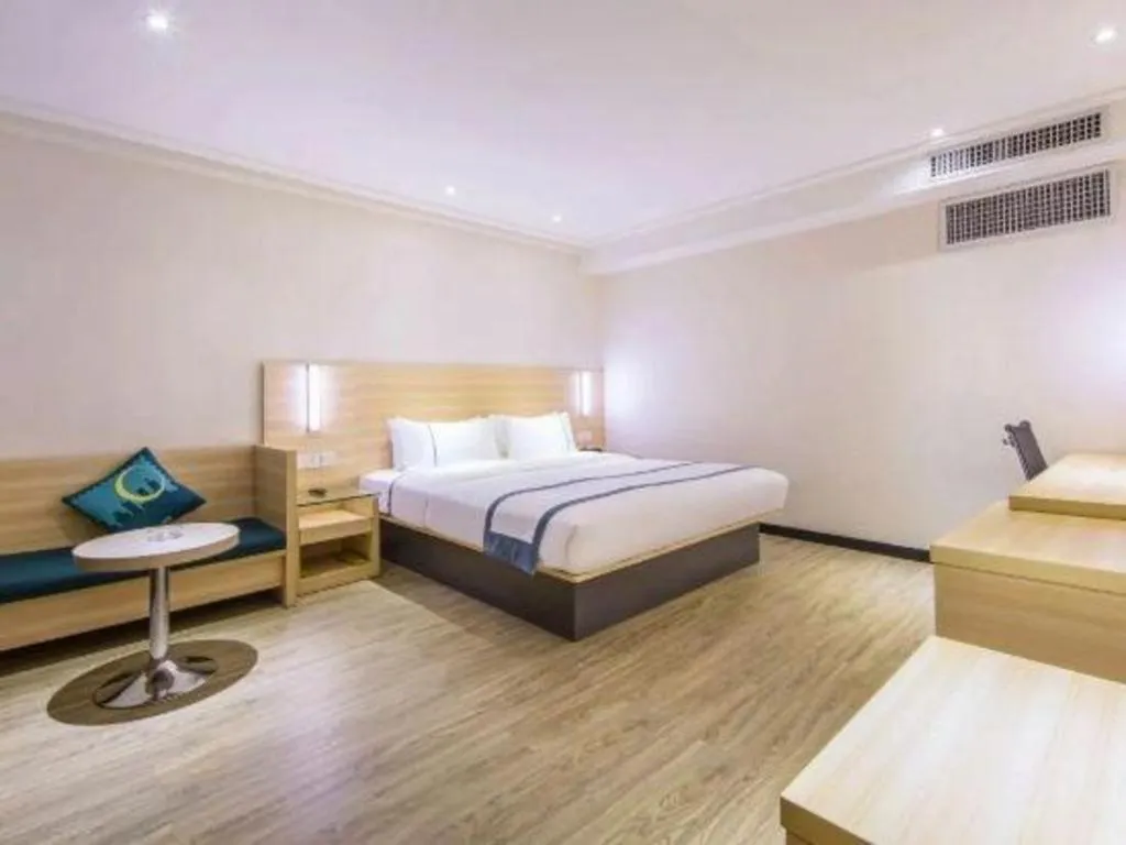 Bed in City Comfort Inn Chongqing Jiangbei Airport T3 Terminal