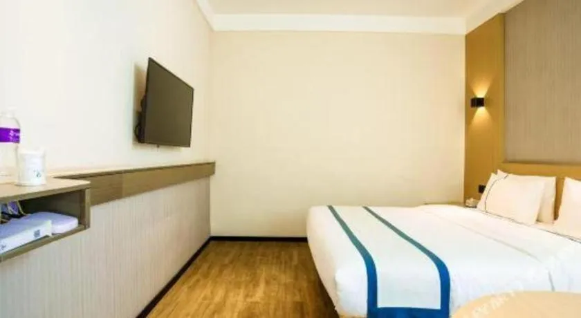 Bed in City Comfort Inn Chongqing Jiangbei Airport T3 Terminal