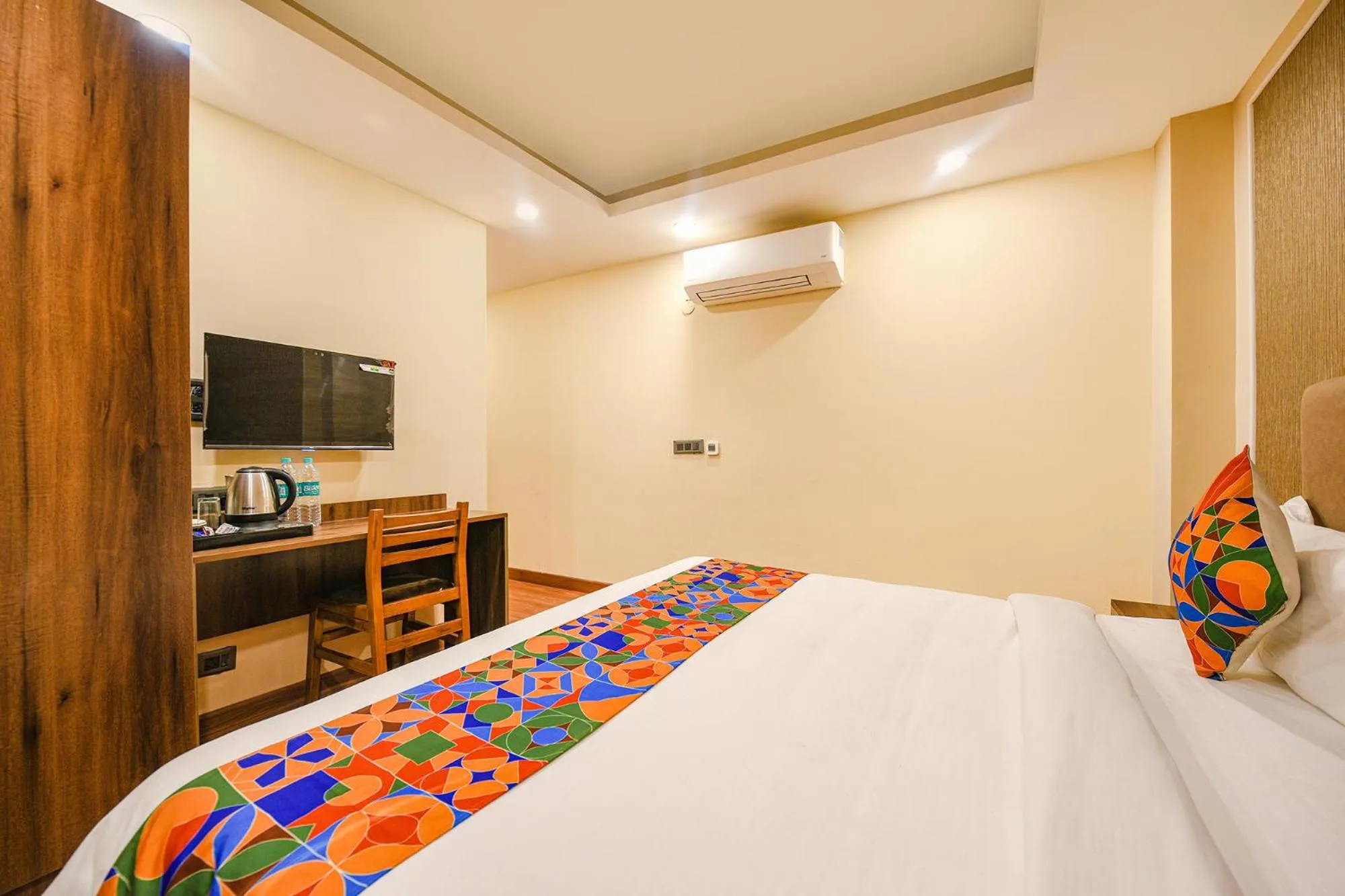 Bed in FabHotel Prime Blest Park Near Yashobhoomi Convention Centre
