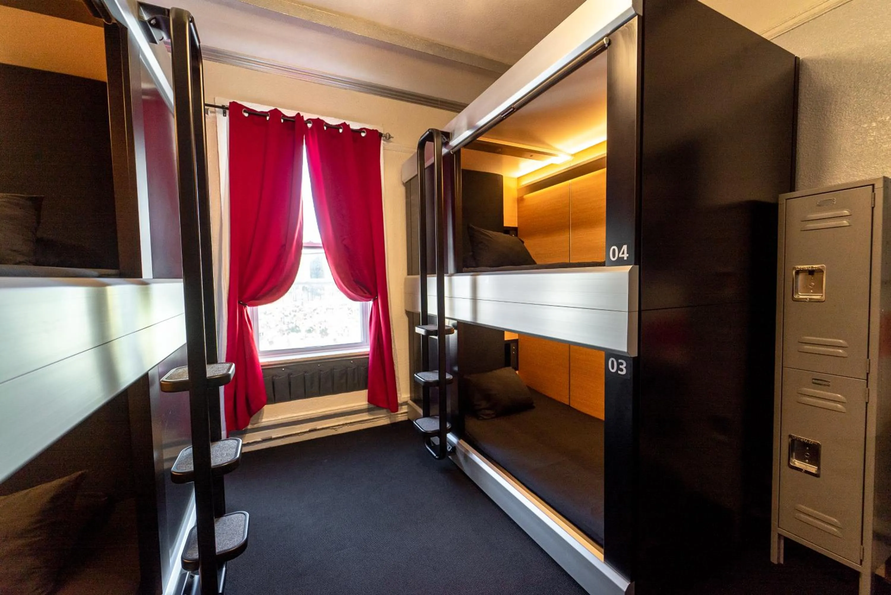 Bed in Music City Hotel - The San Francisco Music Experience