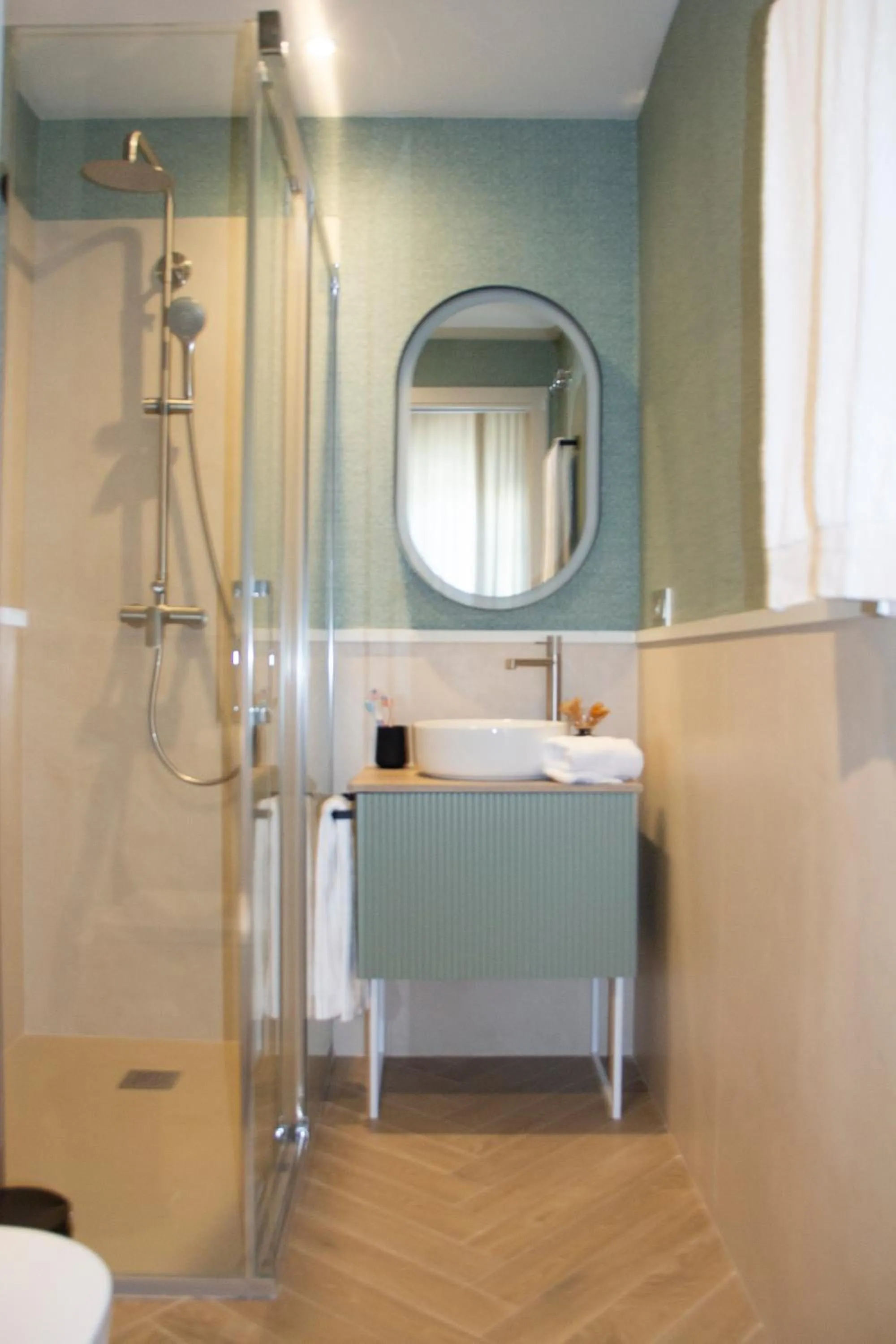 Shower in Puerta de la Ribera Suites