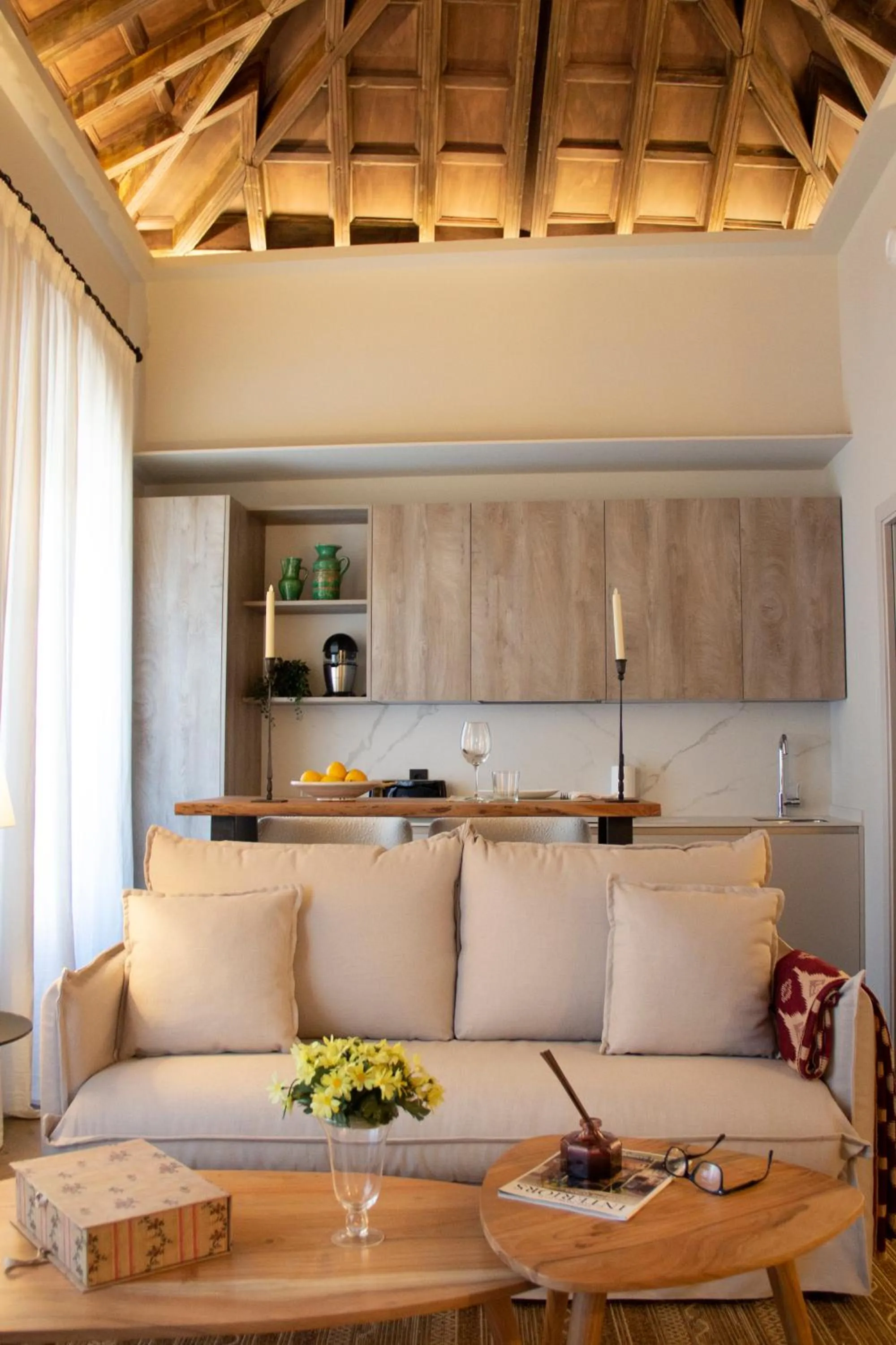 Living room in Puerta de la Ribera Suites