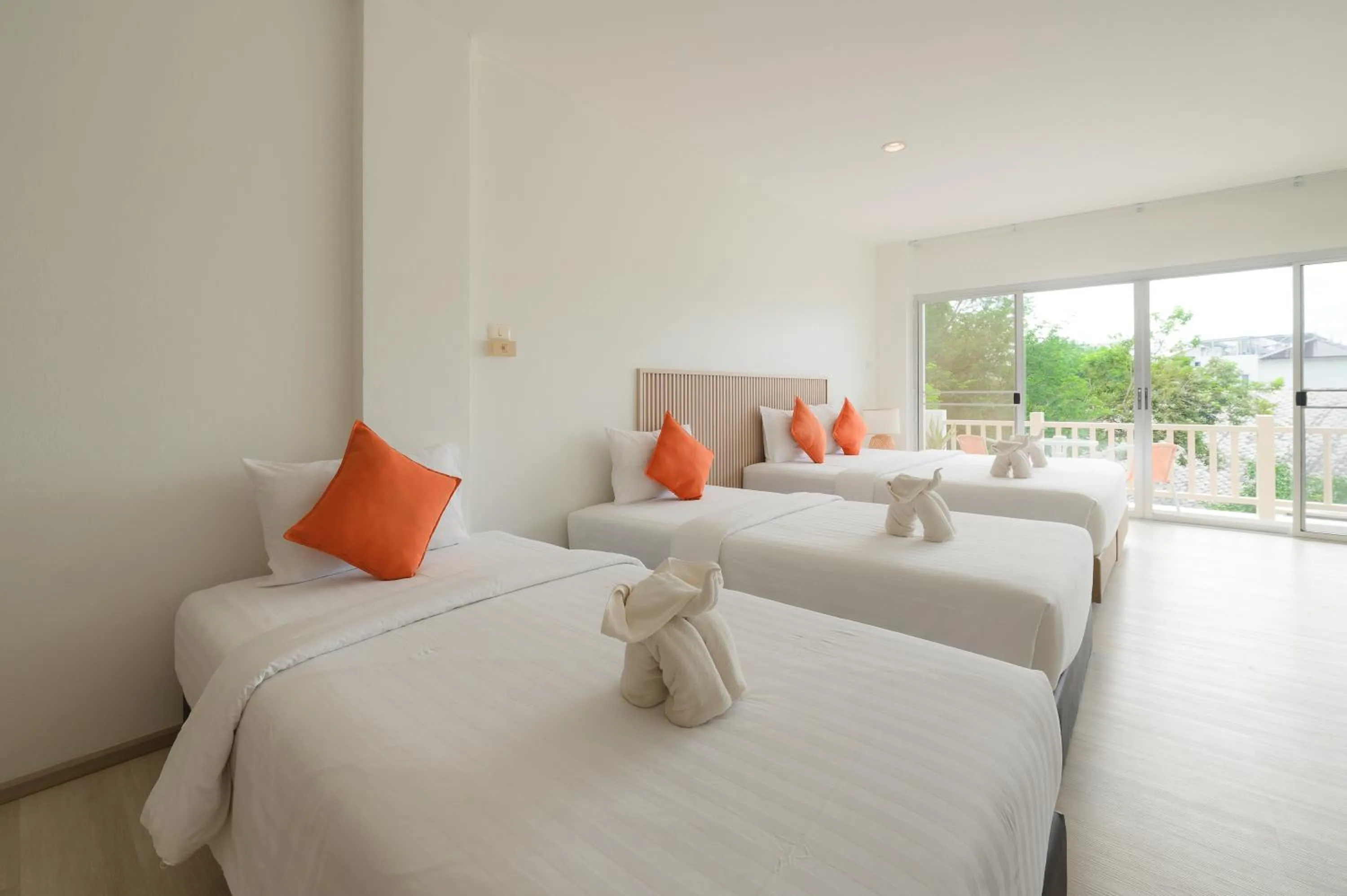 Photo of the whole room, Bed in Little Home Ao Nang